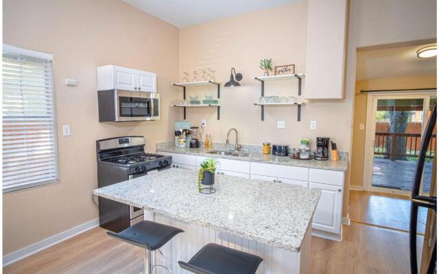 3 BR1 BA Remodeled Home Near Downtown