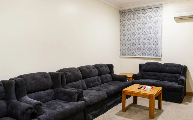 OYO 525 Rose Plaza 1