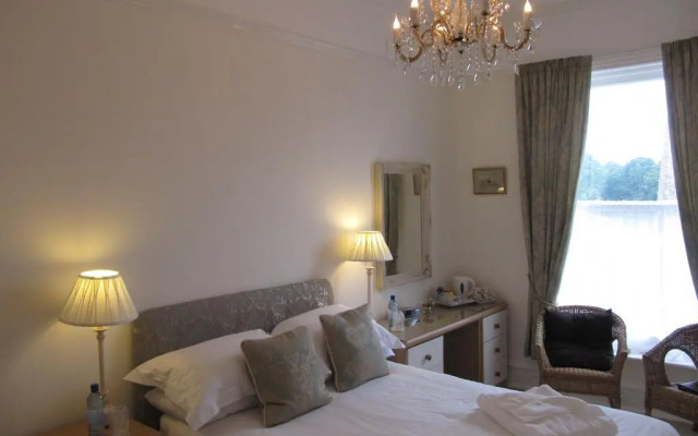 The Shirley - Guest house