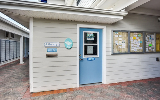 Pool + Hot Tub Access: Home in Jensen Beach!