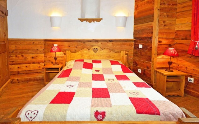 Charming Chalet in Champagny-en-vanoise Near Ski Area