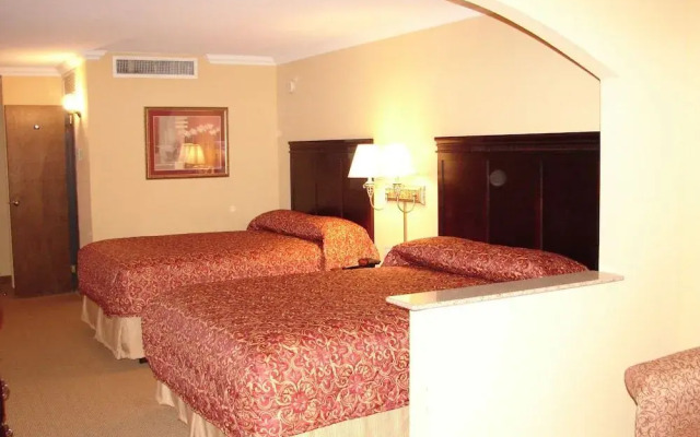 Econo Lodge Inn & Suites