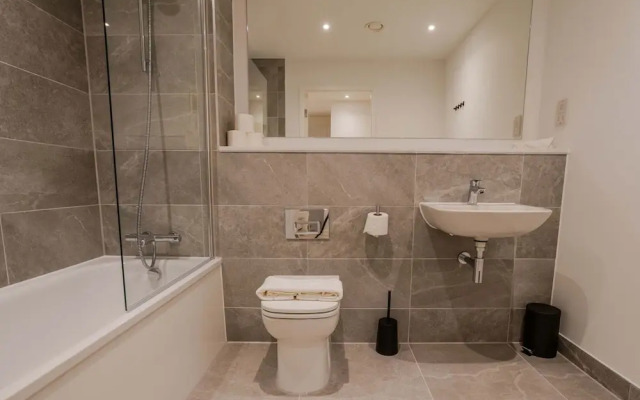 Bianco Suite 2BR With City Views