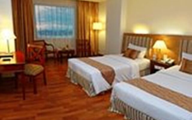 Rocky Plaza Hotel Padang