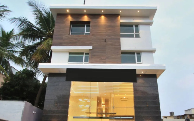 OYO 10760 Hotel Palace INN