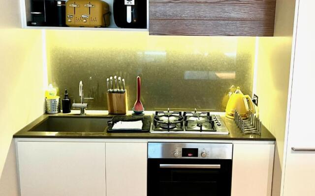 Lovely 1 bedroom apartment in Crows Nest