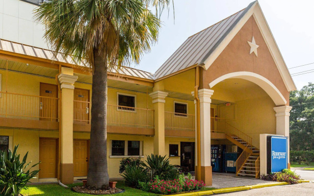 Rodeway Inn & Suites Houston near Medical Center