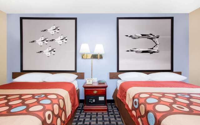 Super 8 by Wyndham Warner Robins