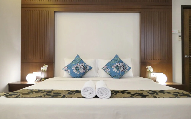 Gurney 4 Plus 1 Bali Style Tranquil Villa