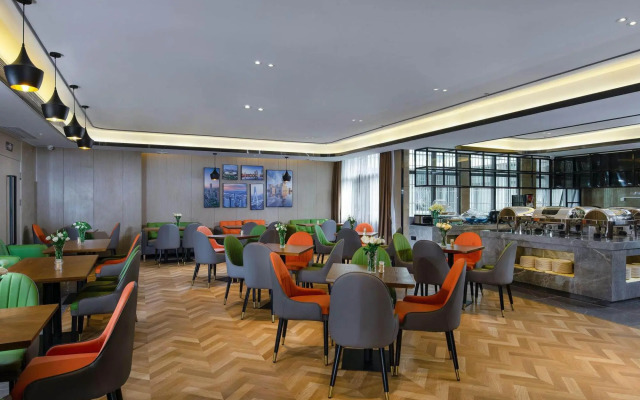Country Inn & suites by Radisson((Lingnan Xintiandi Branch, Foshan Zumiao Subway Station)