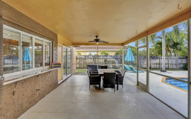 Cleveland Tropical Oasis & Private Pool