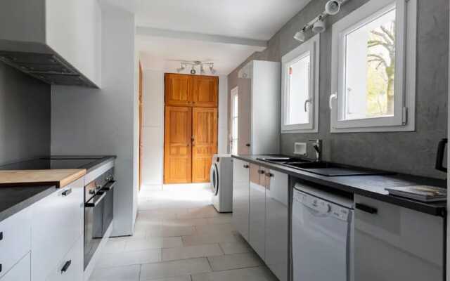 Luxurious Holiday Home in Mens with Sauna