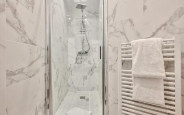 62-Luxury Flat Champs Elysees (1g)