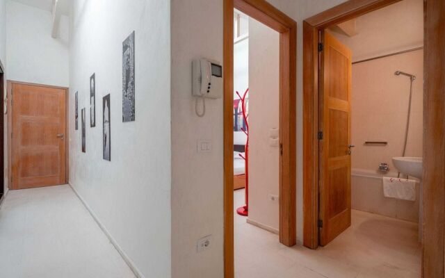 The Waterview Alcove