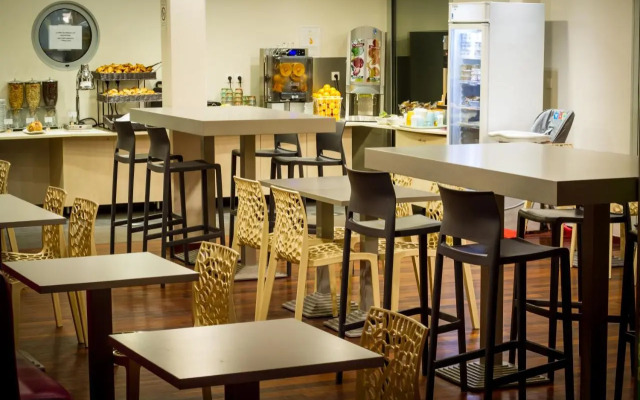 Ibis Styles Bethune Bruay Hotel