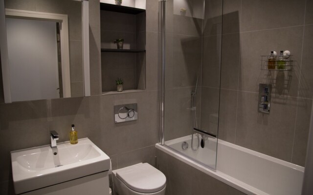 Brickfield Court Serviced Apartment by Ferndale