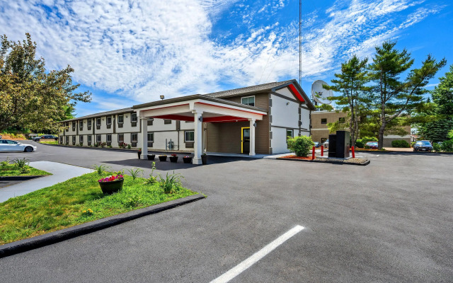 Super 8 by Wyndham Lewiston Auburn Area