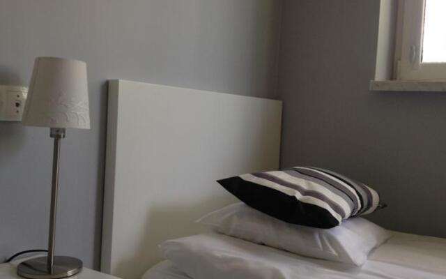 Hostel Broniewskiego