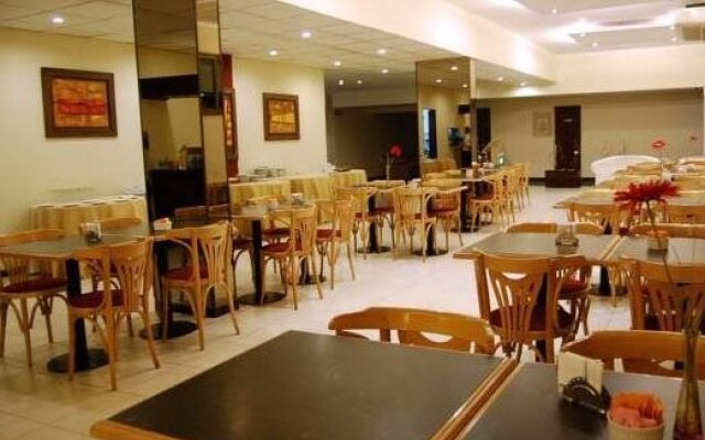 Corrientes Plaza