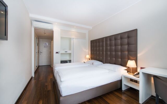 Pakat Suites Hotel