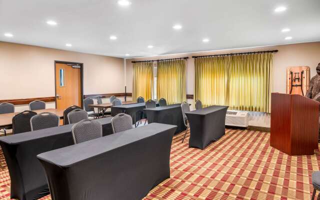 White Pines Inn & Suites