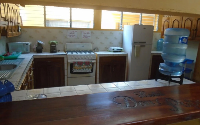 Cardena'S Hostal