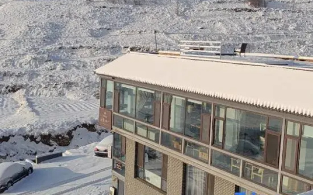 Lux Hotel · Yunju Hotel  in Mingzhai, Wutai Mountain