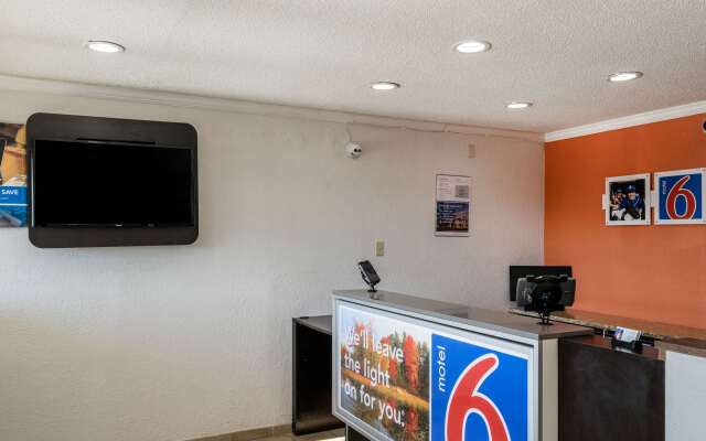 Motel 6 Florence, KY - Cincinnati Airport