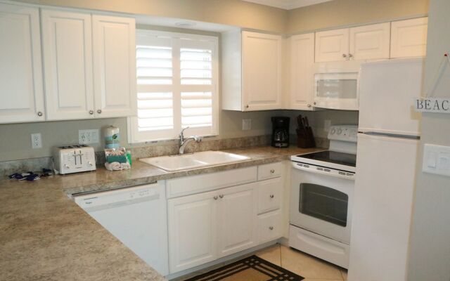 Jamaica Royale 054 - 1 Br Apts