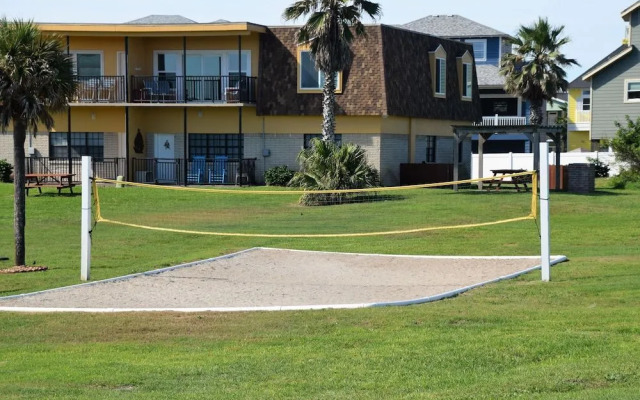Beachfront Penthouse by RedAwning