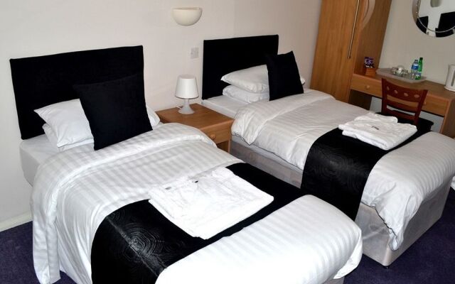 Knowesgate Inn