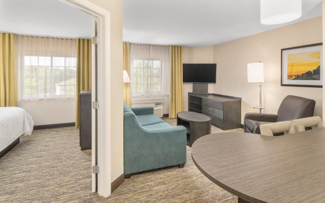 Candlewood Suites Destin-Sandestin, an IHG Hotel