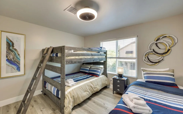 Scottsdale Oasis w/ Pool & Putting Green!