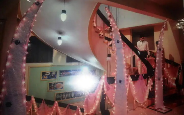 Hotel Vineet by OYO Rooms