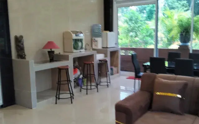 Ubud suites batuan