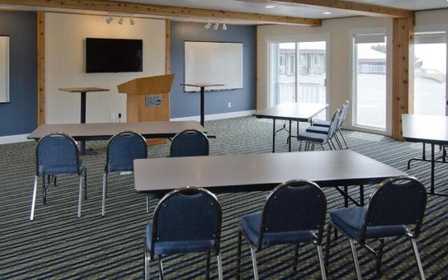 Pacific Reef Hotel & Light Show