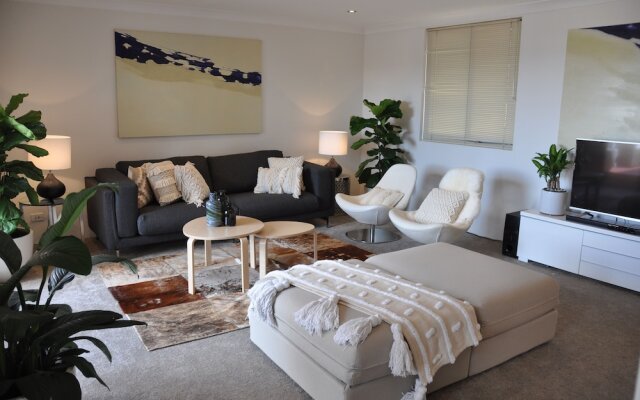 Sydney's Best 3 bdrm Apartment w Parking