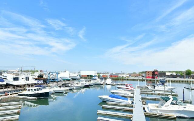 The Freeport Inn and Marina