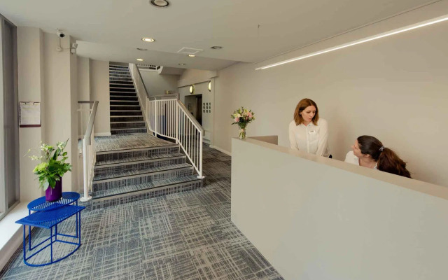 PREMIER SUITES Reading