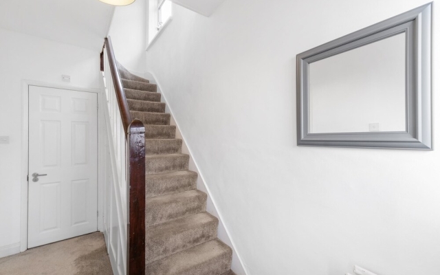 Harrow House 3 Bedrooms 2 Bathrooms
