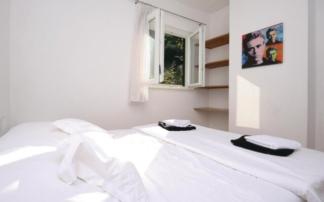 Stunning Home in Sparadici With Wifi and 2 Bedrooms