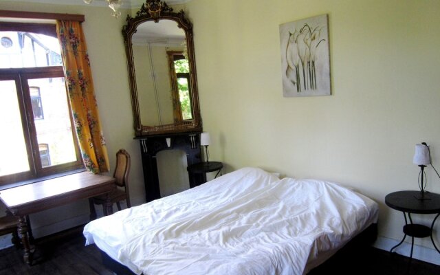 Heritage Villa with Garden in Spa