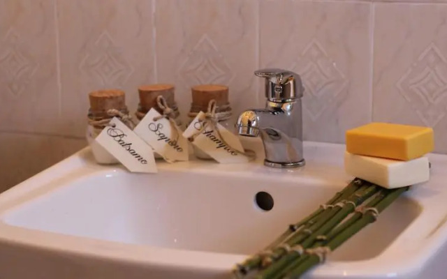 Graziosa Villetta In Pietra In Antico Paesino Toscano