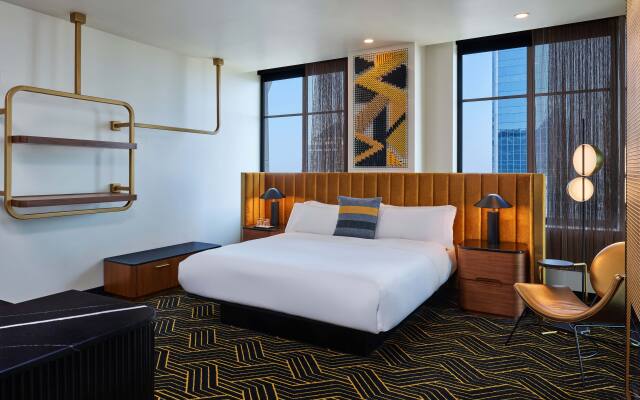 W Minneapolis - The Foshay