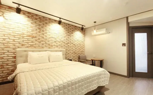 Gimhae Jangyu W