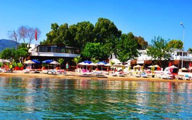 Liona Butikhan Beach
