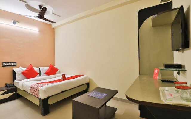 Collection O 8376 Hotel Angel Plaza