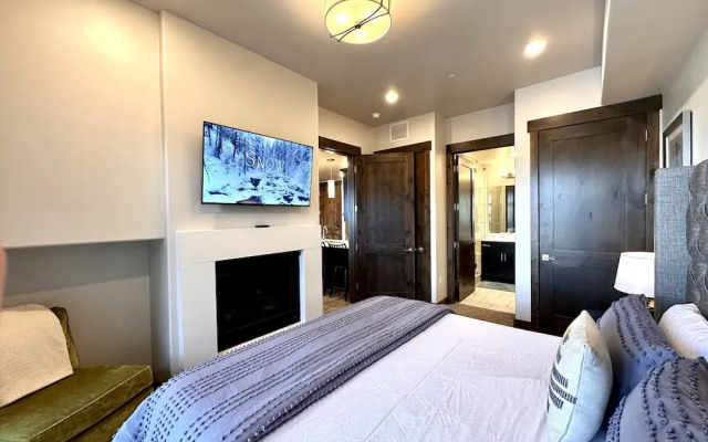 Blackstone Overlook 312 2 Bedroom Condo