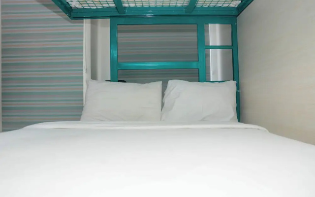 Comfort Studio Apartment for 4 Pax at Podomoro Golf View – Guest Rooms – Depok
