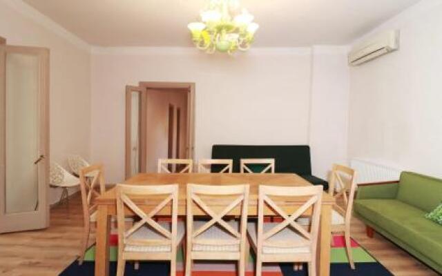 Mixstyle Apartment Near Fabrika